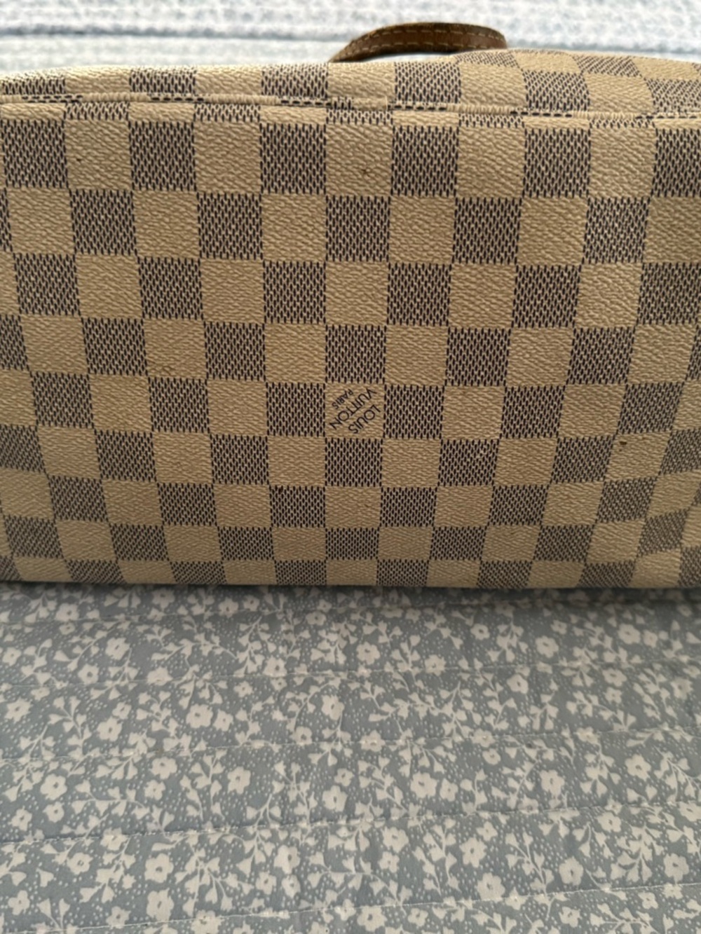 Louis Vuitton Damier Azur Canvas Neverfull Tote in Cream and Tan Trim - Picture 2 of 4